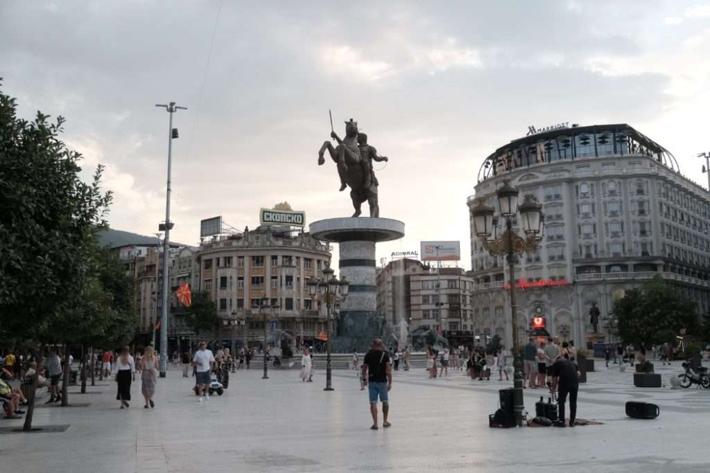 Platz Mazedoniens mit Alexanderstatue